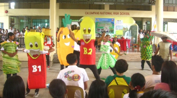 Mga nagagandahang mga mascot na nTampok na Bahagi: agpasiklaban noong Buwan ng Nutrisyon